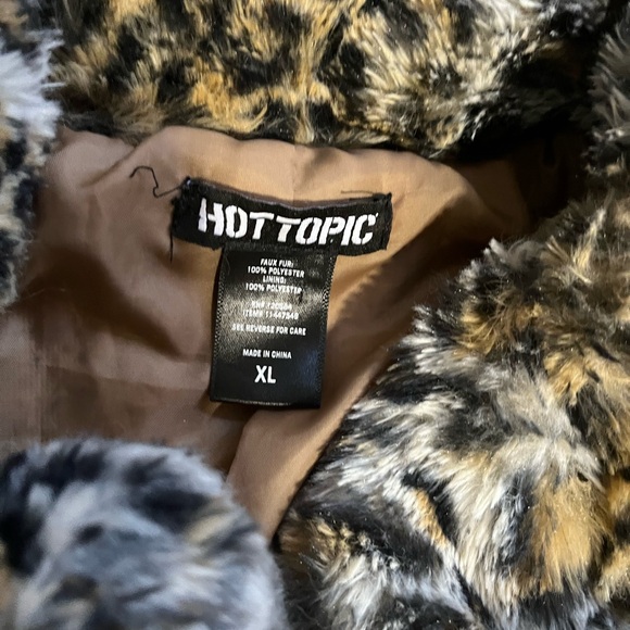 SOLD 🖤 - Picture 3 of 3